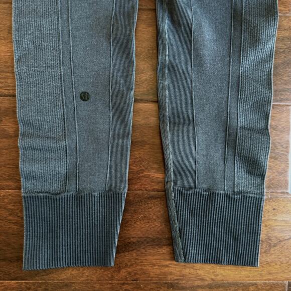 Lululemon Ebb To Street Black Heather Compression Leggings Pants size II / 6 - Picture 11 of 14